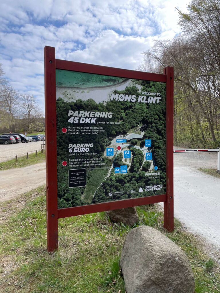 Møns Klint GeoCenter Parkplatz (Infoschild)